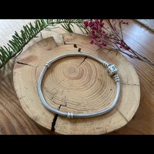 Pandora bracelet 7.5”